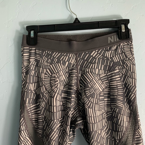 Nike Dri-Fit Grey Leggings - Picture 2 of 8